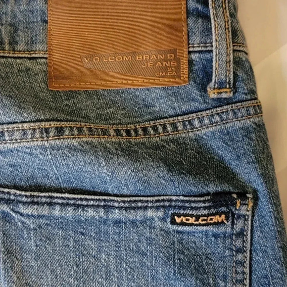 VOLCOM Genuine Boyfriend Fit‎ Medium Wash Jeans - Picture 10 of 12